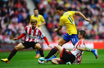 Nulový Sunderland hostí rozjetý Arsenal Nulový Sunderland hostí rozjetý Arsenal