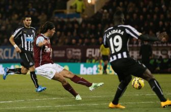 Pondělní Premier League mezi Burnely a Newcastlem Pondělní Premier League mezi Burnely a Newcastlem