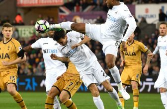Swansea už není poslední, tentokrát přivítá Tottenham Swansea už není poslední, tentokrát přivítá Tottenham