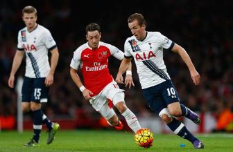 Souboj nesmiřitelných rivalů Tottenhamu a Arsenalu v sobotu po obědě Souboj nesmiřitelných rivalů Tottenhamu a Arsenalu v sobotu po obědě