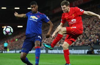 Legendární anglické derby mezi Red Devils a Reds a to na Old Trafford Legendární anglické derby mezi Red Devils a Reds a to na Old Trafford
