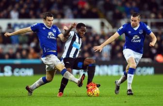 Souboj o pozici ve středu tabulky mezi Evertonem a Newcastlem Souboj o pozici ve středu tabulky mezi Evertonem a Newcastlem