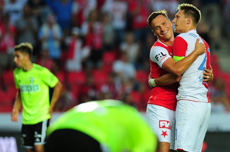 Tragický předposlední hostí suverénního lídra. Jak tipovat na zápas Karviná-Slavia?