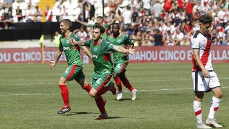 Skvěle hrající pátý Alaves v pondělí večer s třináctým ...