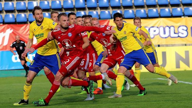 Jediné čtvrtfinále skupiny o poháry, ve kterém je o co hrát. Co nabídne sobotní moravské derby Olomouc-Zlín?