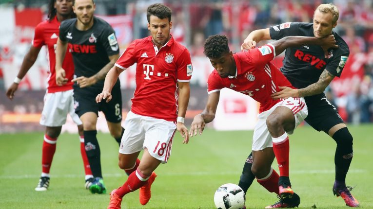 Domácí touží po záchraně, hosté míří k obhajobě titulu. Neděle nabídne duel Kolín-Bayern