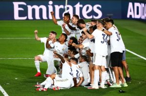 Ramos dal gól a Real Madrid oslavil titul.