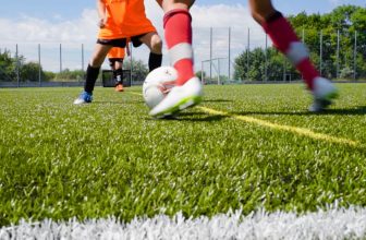 Jak kvalita trávníku promlouvá do sázení na fotbal