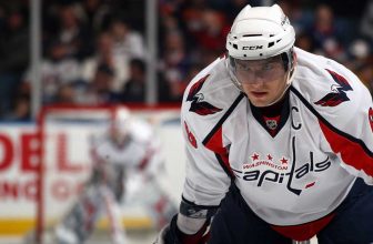 alex-ovechkin-faceoff