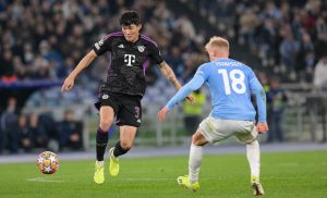 Dokáže Bayern doma proti Laziu otočit a postoupit mezi nejlepších osm celků Ligy mistrů?