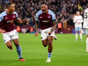 Jediný zápas nedělního programu Premier League obstarají sedmý West Ham a čtvrtá Aston Villa