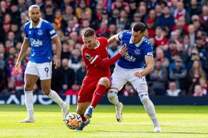 Bitva o Liverpool – o záchranu bojující Everton se pokusí překvapit druhý Liverpool