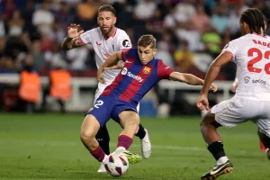 Sevilla a Barcelona v nedělním zápase posledního kola La Ligy