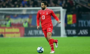 Dokáží Švýcaři proti hostitelské zemi vybojovat postup mezi nejlepších šestnáct?