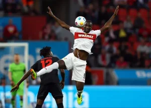 Úřadující mistr sklouzl z vítězné vlny. Porazí Leverkusen Stuttgart?