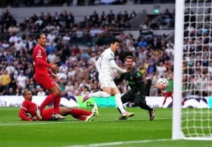 Ve středečním semifinále Carabao Cupu se střetnou dva velké kluby: Spurs vs Reds