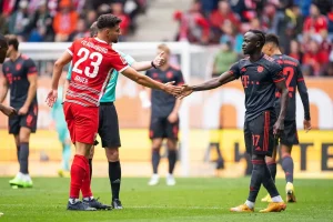 11 kol v řadě Augsburg neprohrál, v pátek zkusí obrat 1. Bayern!