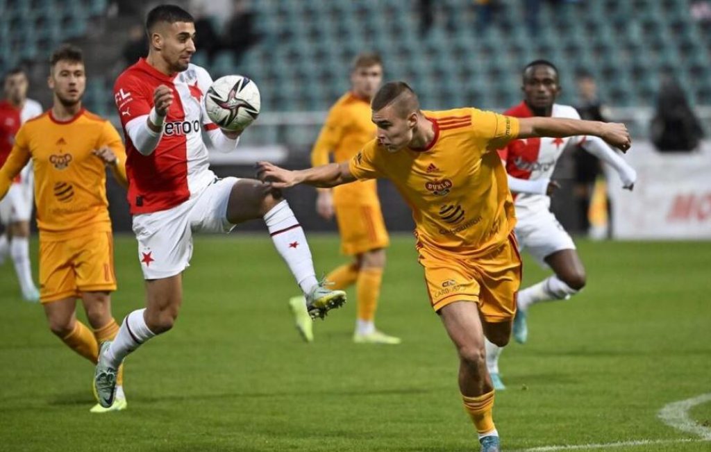 Vyprodaná Juliska: Slavia jede na Duklu pro 3 body!