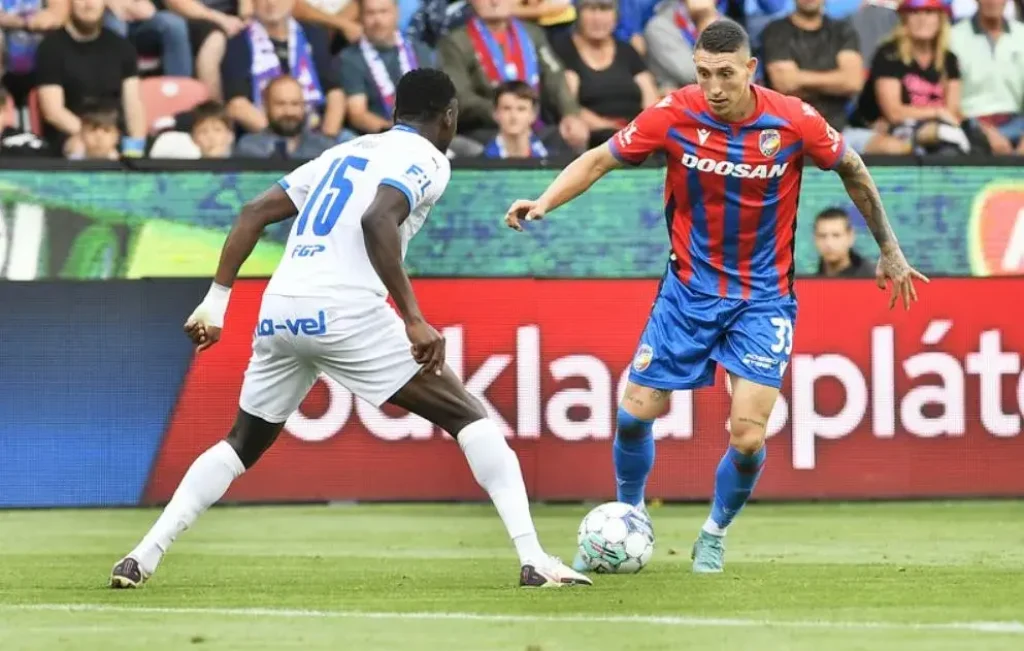 Rozjetí Chachaři jedou vyloupit Plzeň, která vybouchla v Pardubicích