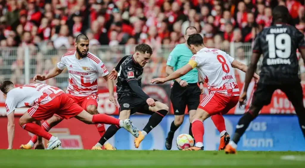 Leverkusen nebo Union? Forma je na obou stranách!