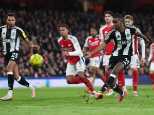 Bitva o druhé místo Premier League: Arsenal hostí Newcastle United