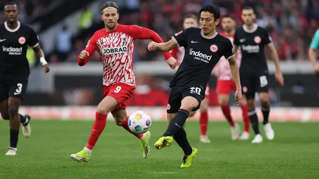 Šlágr o 3. místo Bundesligy - uhájí ho Frankfurt před Freiburgem?