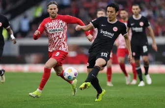 Šlágr o 3. místo Bundesligy - uhájí ho Frankfurt před Freiburgem?