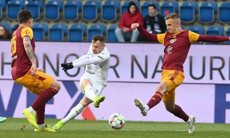 Vyhrabe se Petr Rada a jeho Dukla na Slovácku ze sestupové bažiny?