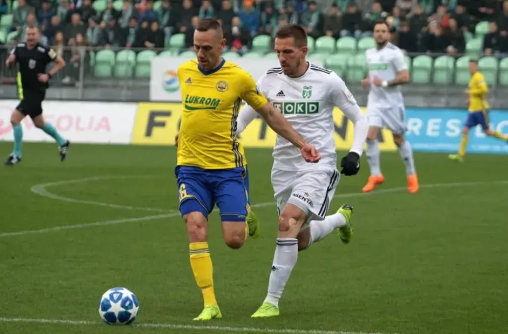 SENZACE: Karviná vede ligu a chce skalp Zlína!