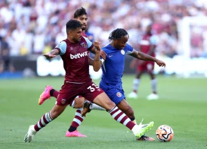 Páteční londýnské derby mezi Hammers a Blues