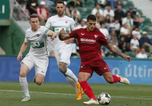 V pátek večer vyzve Sevilla na domácím stadionu Elche