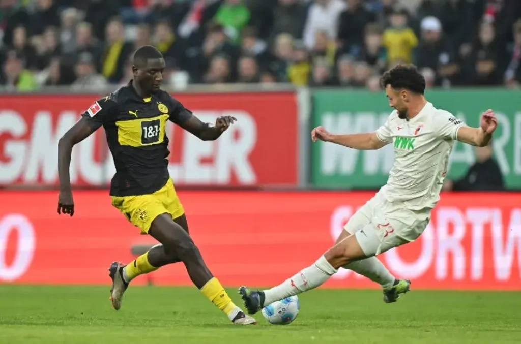 Zaváhat? To si Dortmund v Augsburgu nemůže dovolit!