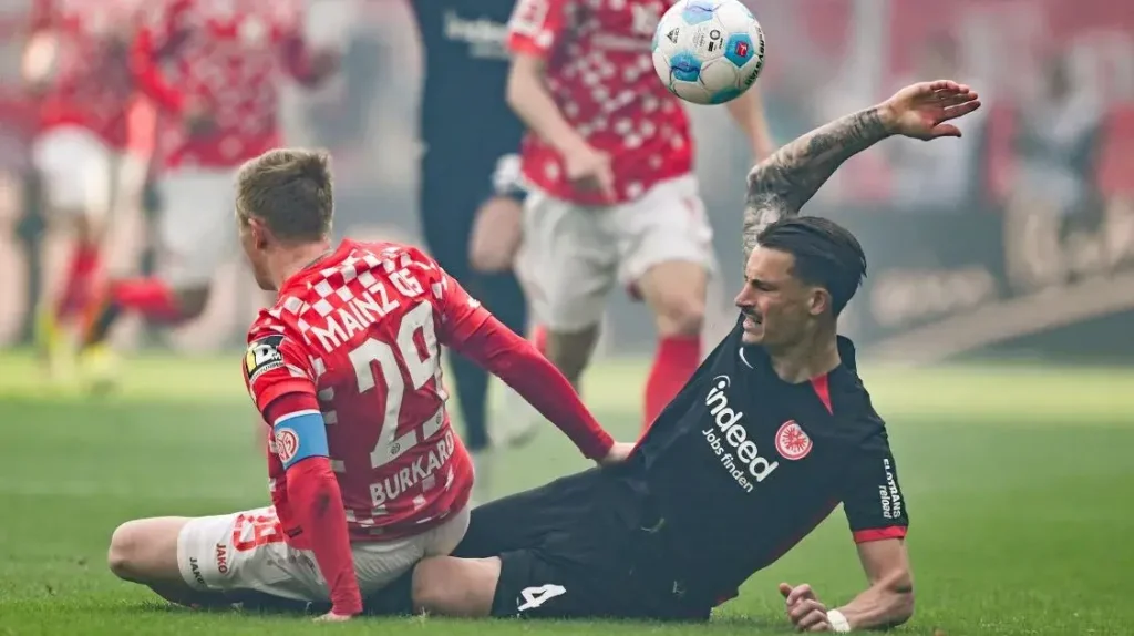 3 body? Povinnost pro Eintracht proti Mohuči!