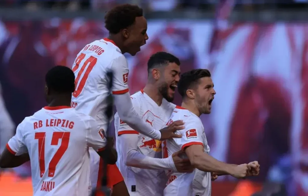 Neporazitelný Hamburk hostí ambiciózní Lipsko!