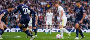 City jedou získat tři body na půdu patnáctého Leedsu