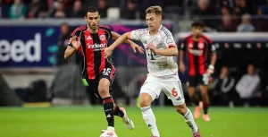 Další krok k obhajobě: Porazí Bayern Frankfurt, který se probral z letargie?