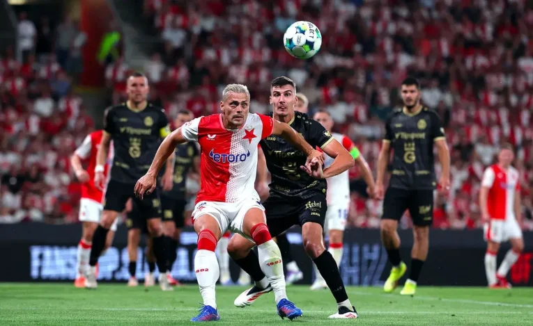 Slavia bez Chorého jede do Hradce! Šance pro Spartu?