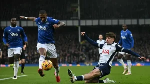 Tottenham nesmí doma s Evertonem prohrát, jinak mu stále hrozí sestup